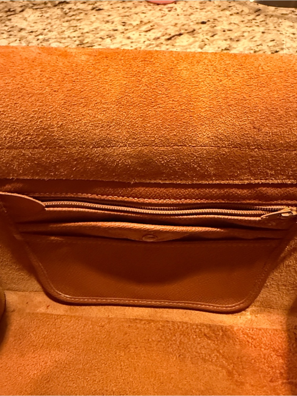 Dooney & Bourke 80’s Vintage Essex Shoulder Bag Saddle Tan All Weather Leather - Picture 13 of 16